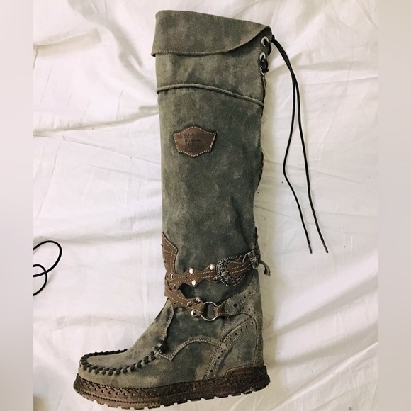 EL VAQUERO LEATHER WEDGE MOCASSIN BOOTS - Picture 4 of 11